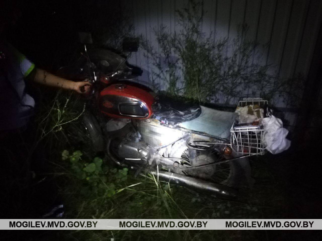 В Бобруйском районе мужчина не справился с управлением мотоцикла и попал в ДТП