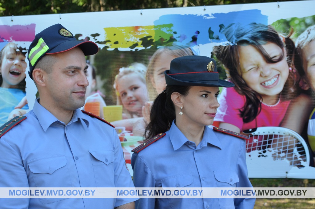 Правоохранители Бобруйска посетили ребят в летних оздоровительных лагерях