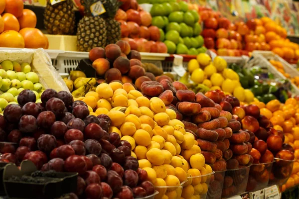 Конфисковали 200 кг фруктов, насчитали более 1,5 тысячи рублей налога и штрафа – итог незаконной торговли
