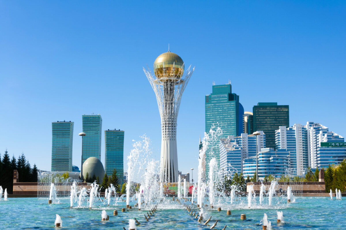 Столица Казахстана вернула прежнее название