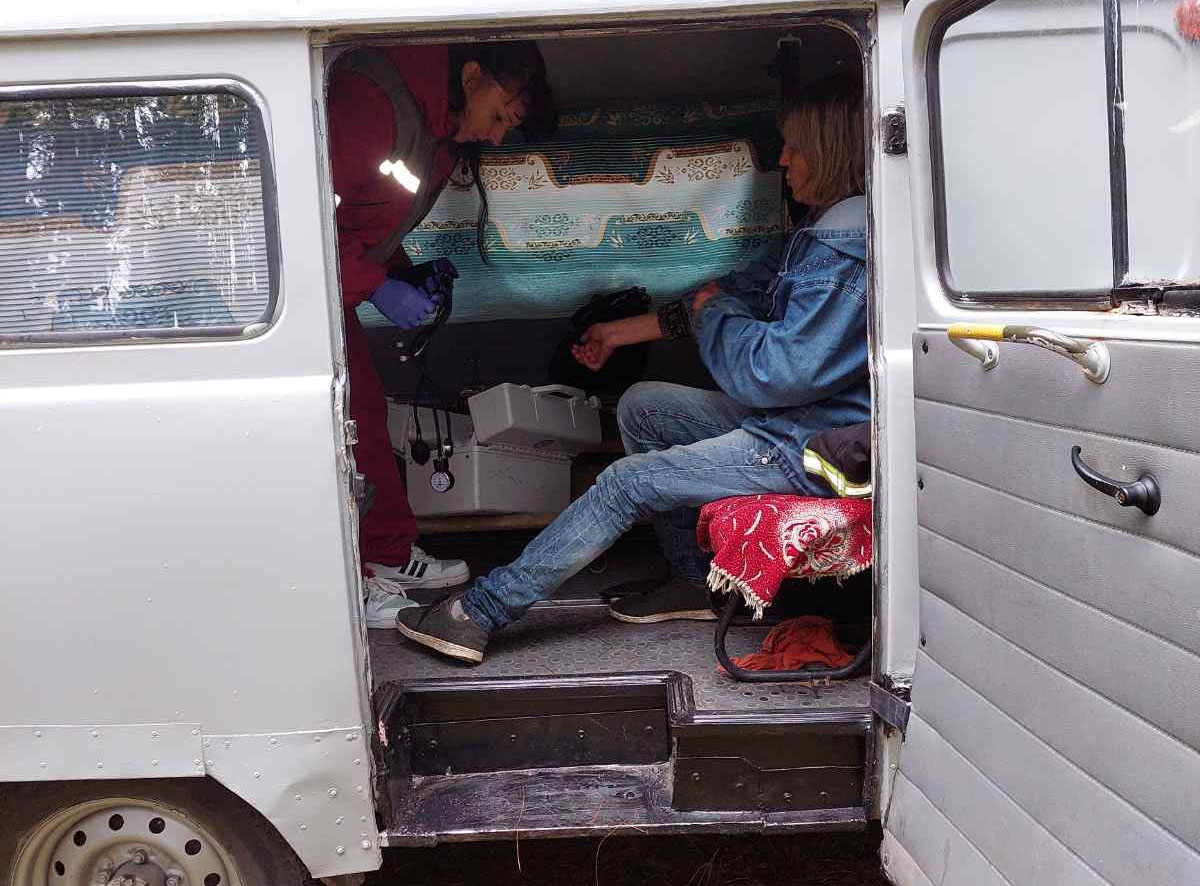 Жительница Хотимска заблудилась в лесу и повредила ногу: на помощь пришли спасатели