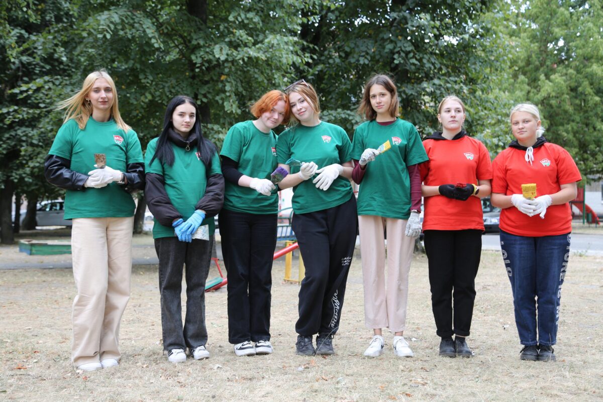 В День 20-летия БРСМ союзная молодежь взялась вместе за дело для участия в акции «Сделаем город краше»