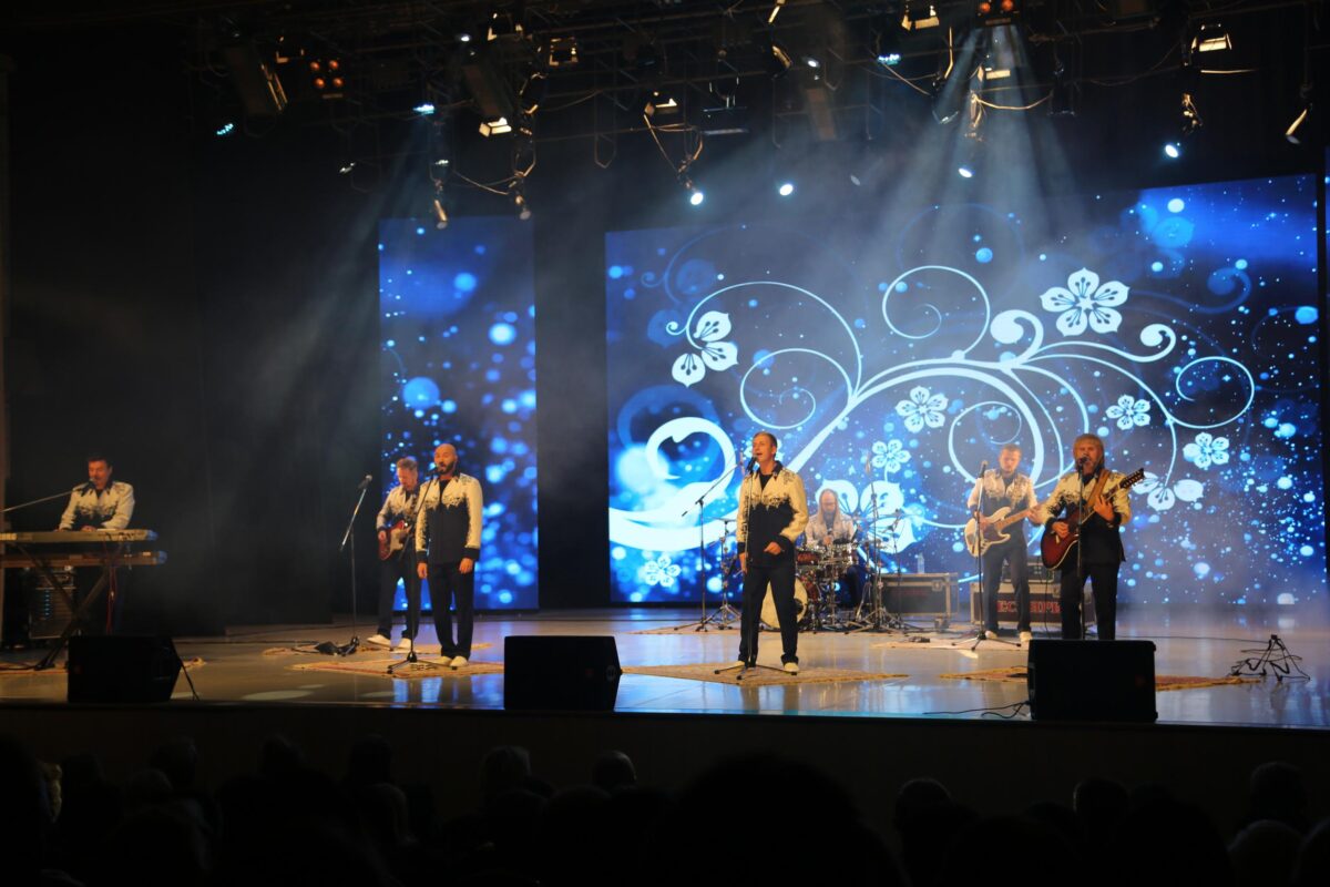 «Песняры» выступили на бобруйской сцене и собрали полный зал