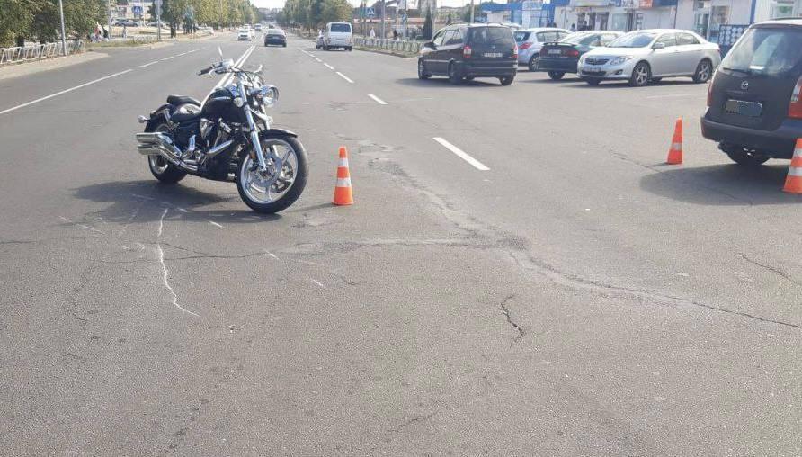 В Бобруйске автомобиль не уступил дорогу мотоциклу — мотоциклист в больнице