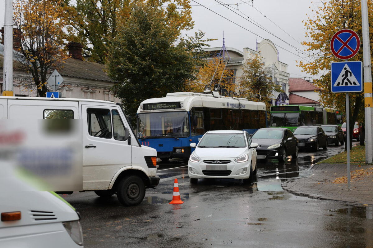 Из-за аварии на перекрестке Карла Либкнехта и Советской возможна задержка некоторых автобусов