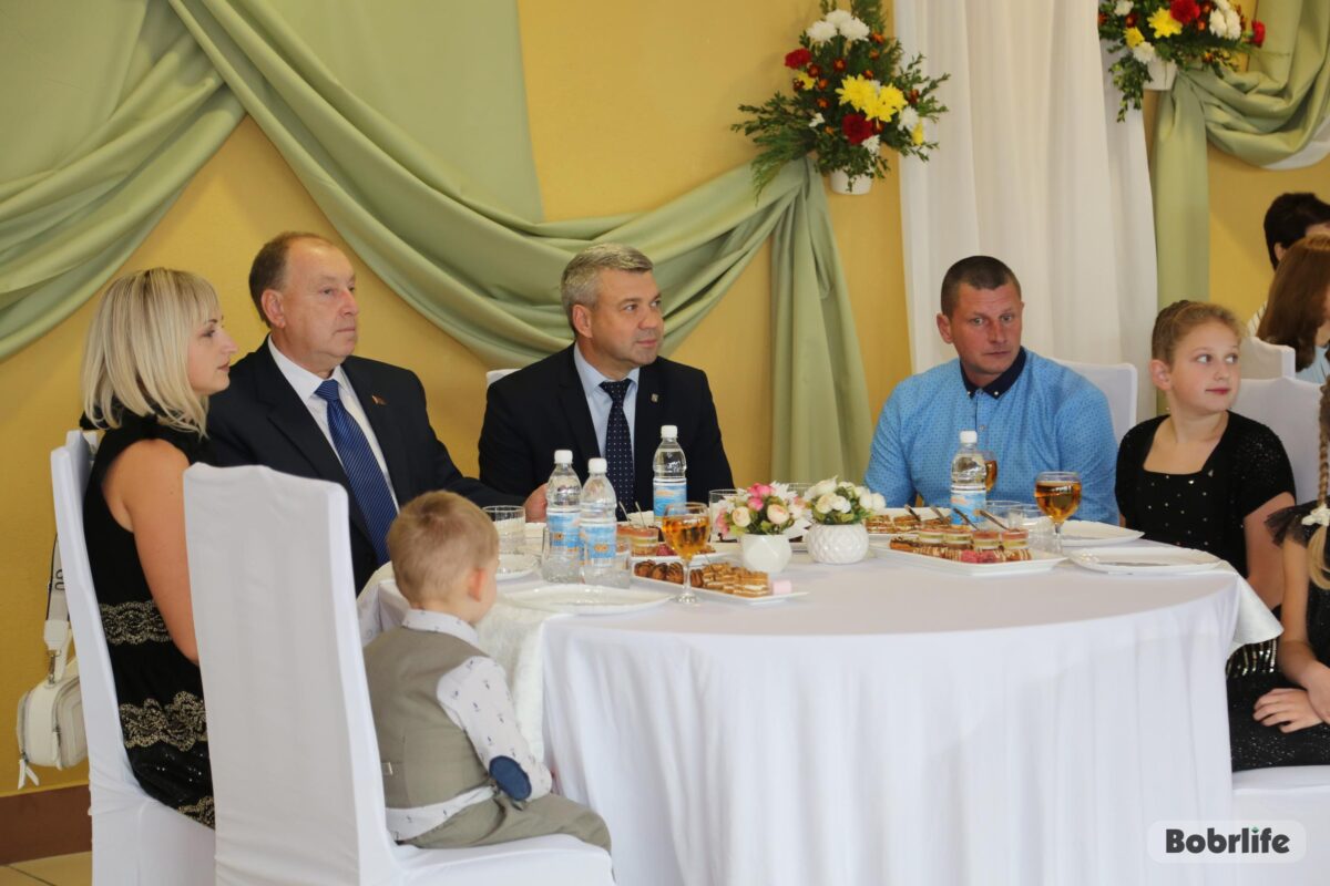 Для мам и пап. В Бобруйске прошел торжественный прием председателем Бобруйского горисполкома