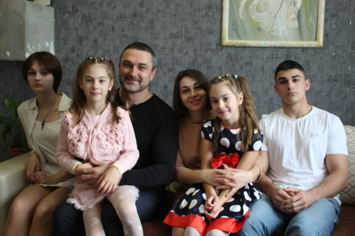Три дочки и сыночек: «Был момент, когда служба «часовым» в армии казалась проще»