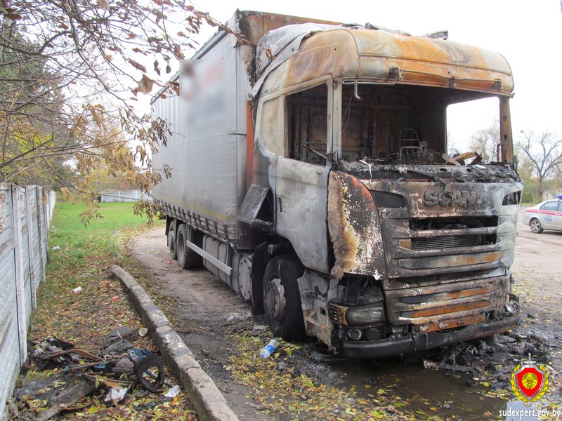 Могилевские эксперты установили причину пожара в грузовом автомобиле под Бобруйском