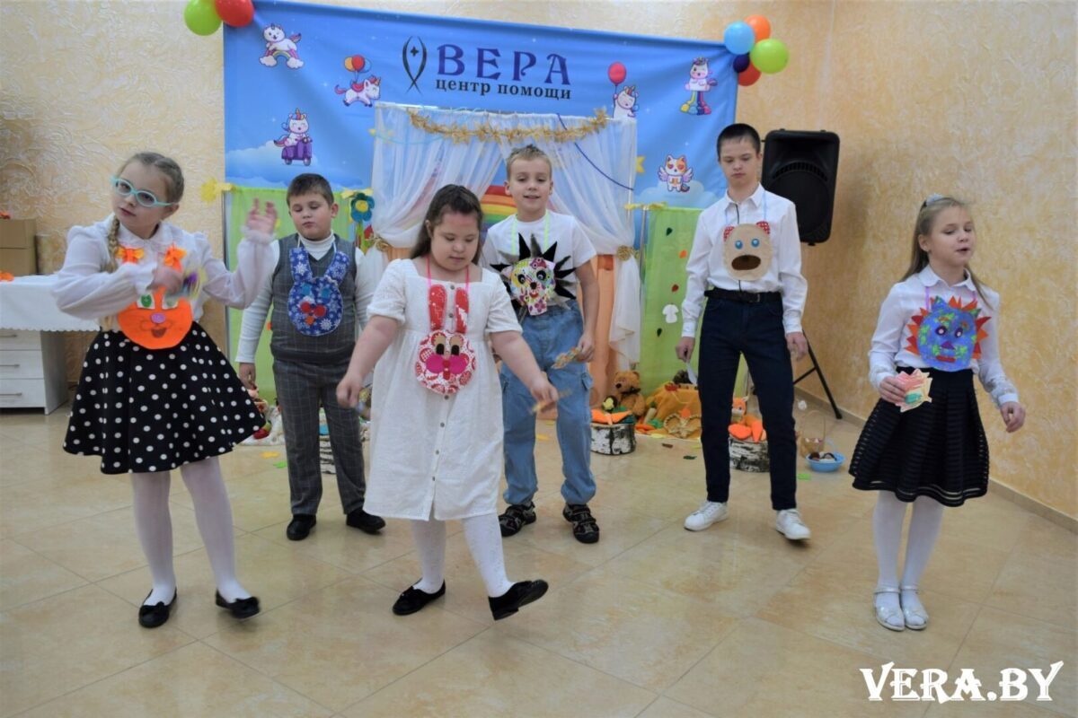 Через музыку, творчество и игру: как в «Вере» помогают особенным детям