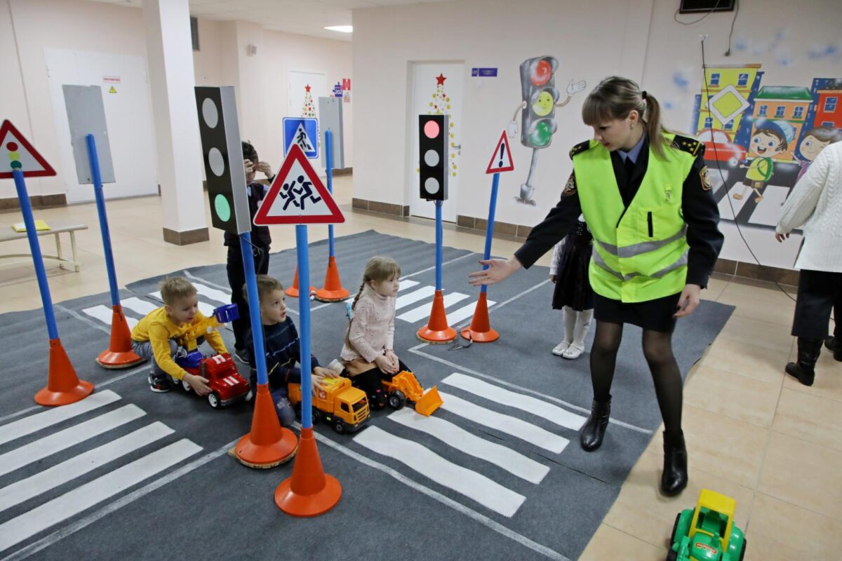 «Ответственное родительство»: ГАИ Бобруйска приняла участие в марафоне безопасности