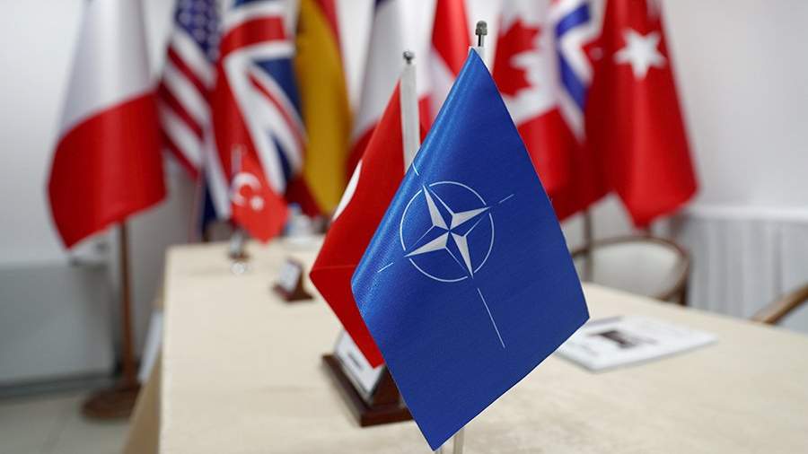 Французы требуют у правительства выхода из блока НАТО