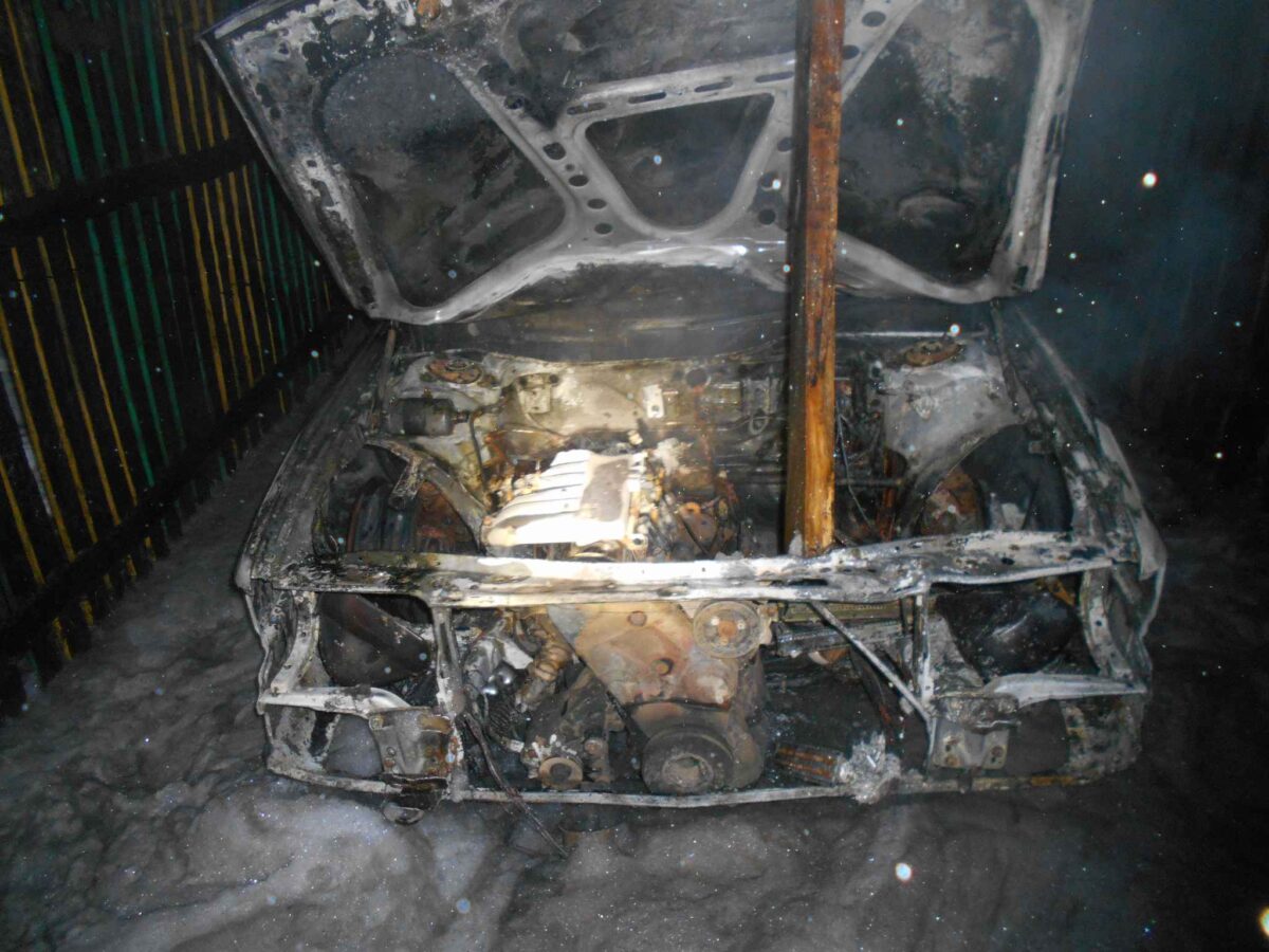В Березовичах горел автомобиль