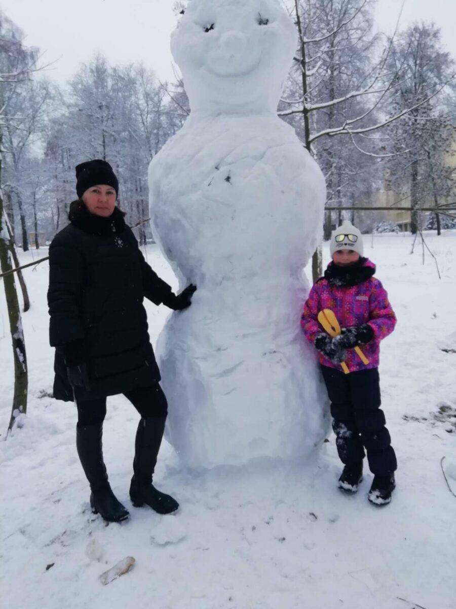 Возле санатория им. В. И. Ленина появился вот такой снежный великан