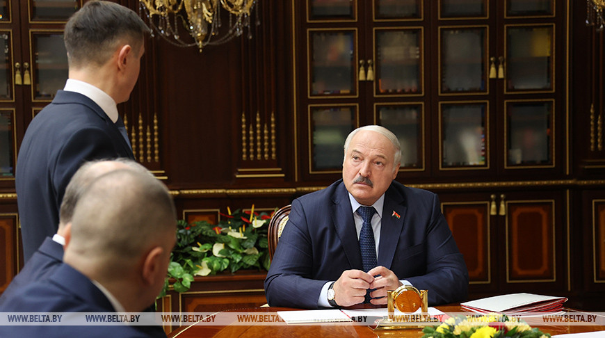 Лукашенко о работе с кадрами: людей обижать нельзя