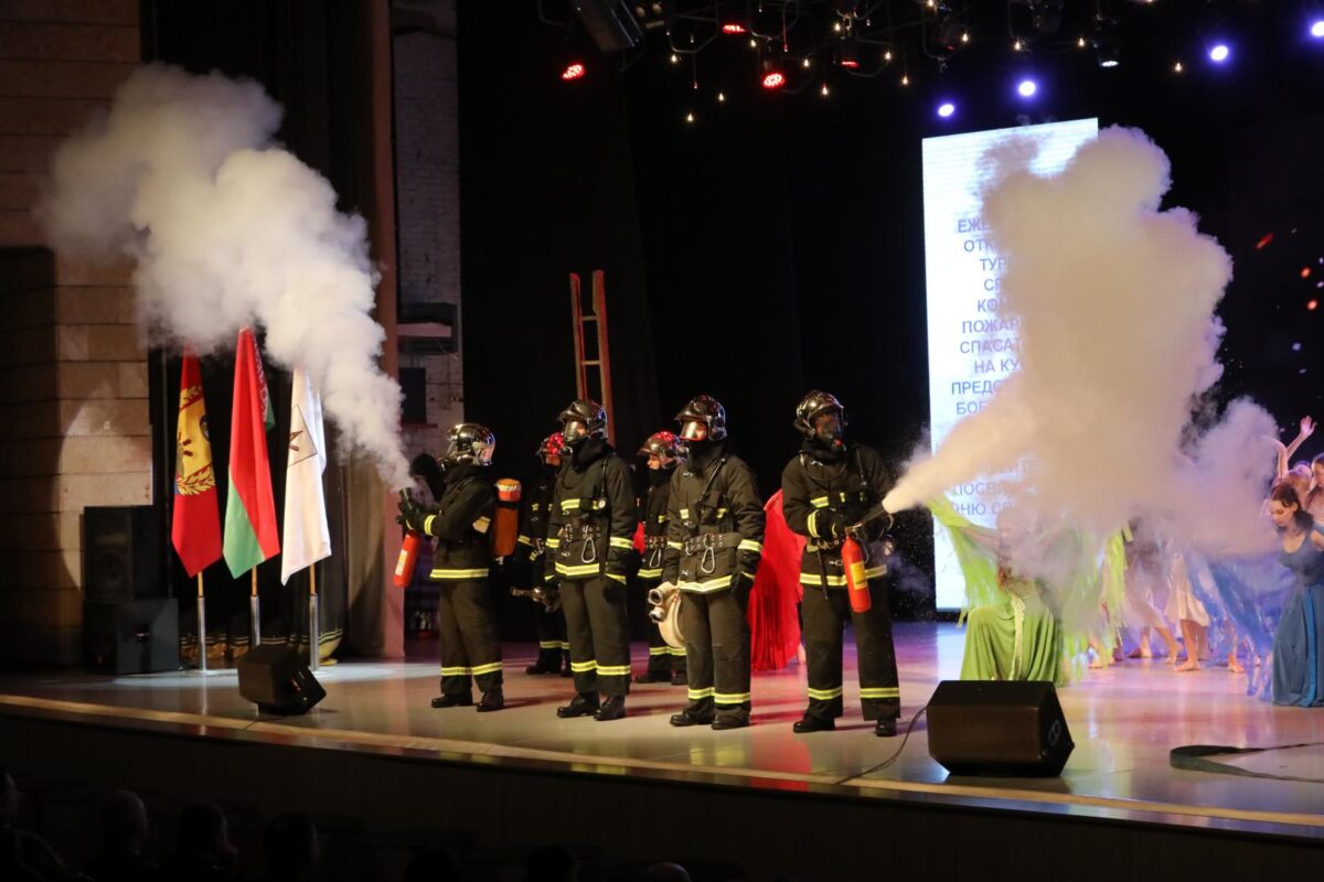 В Бобруйске торжественно открылся турнир пожарных-спасателей