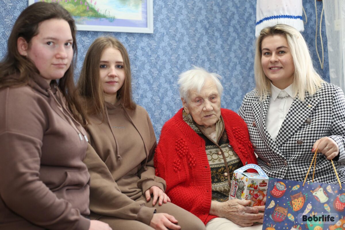 БРСМ поздравил ветеранов Великой Отечественной войны с новогодними праздниками