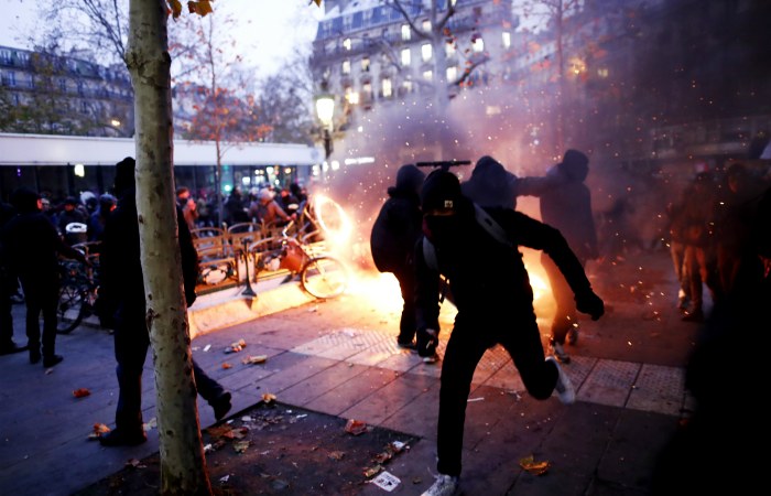 Бастуют все. Во Франции пройдет общенациональный день протеста против пенсионной реформы