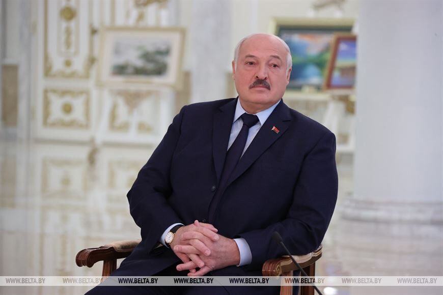 Лукашенко: в Беларуси не собираются объявлять мобилизацию, белорусы могут жить абсолютно спокойно