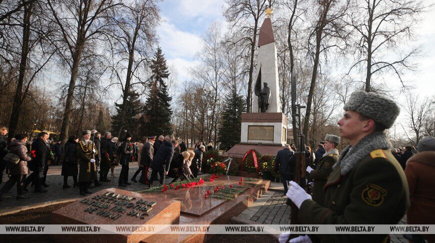 Караник: Вооруженные Силы Беларуси являются надежным гарантом мира и безопасности страны