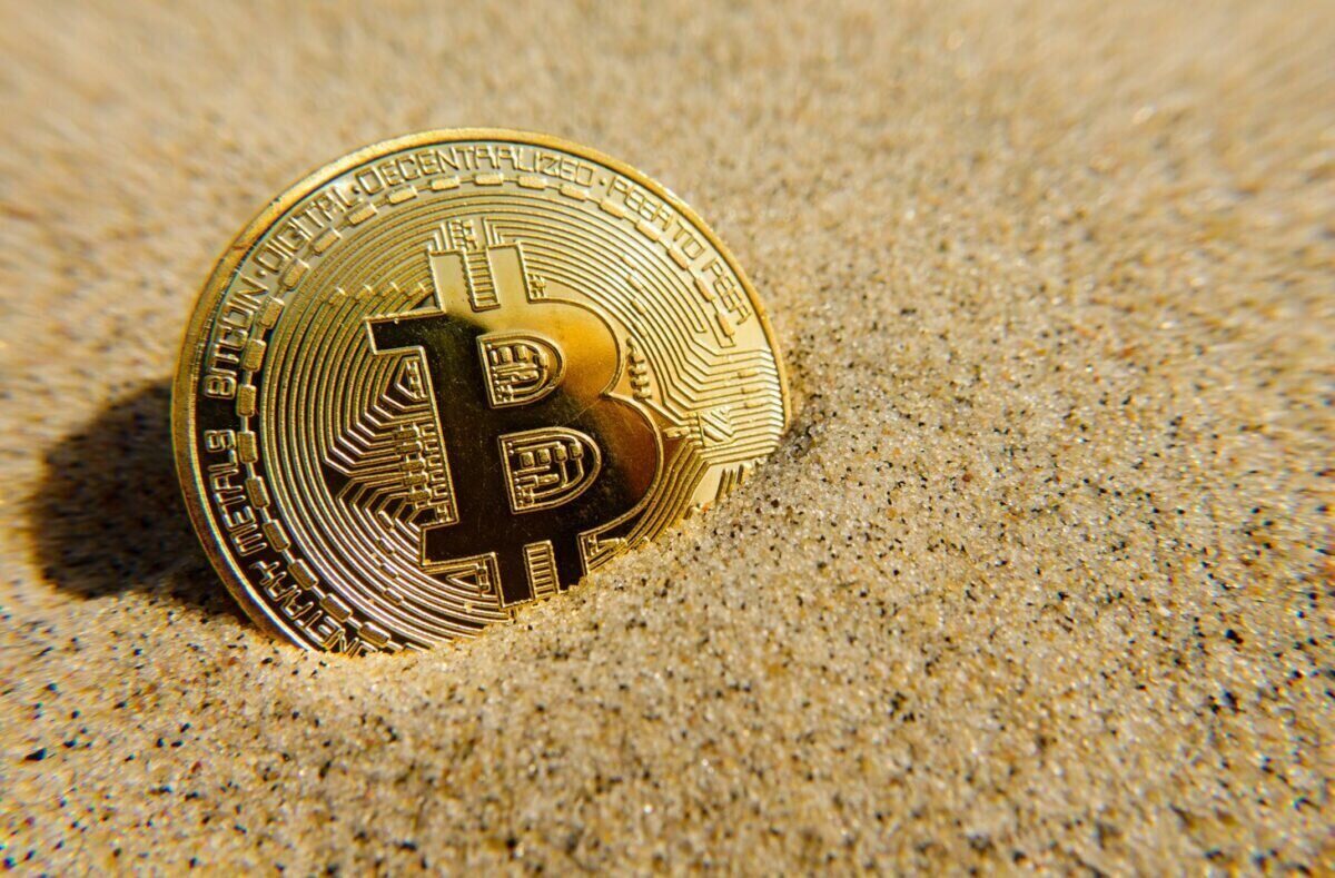 Стоимость биткоина выросла более чем на 11%