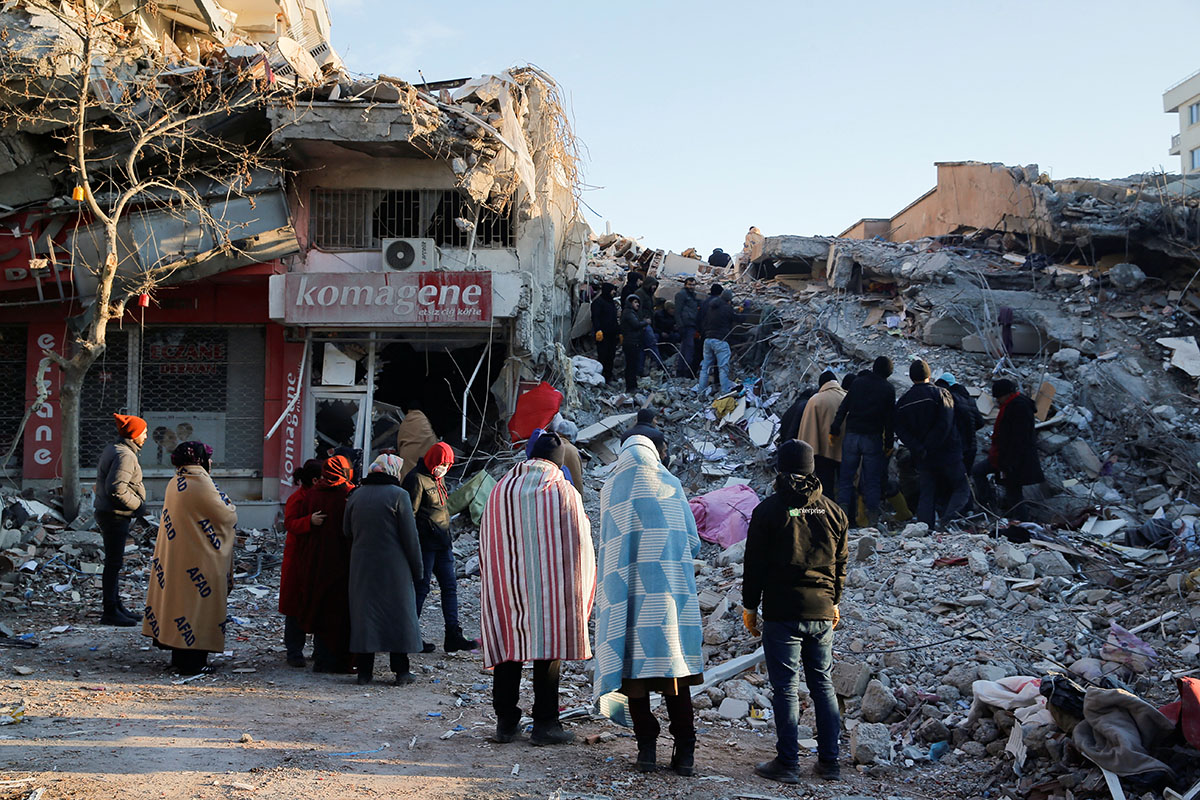 Число погибших в результате землетрясения в Турции возросло до 7108