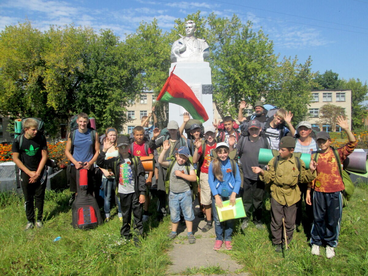 Патриотов растит школа