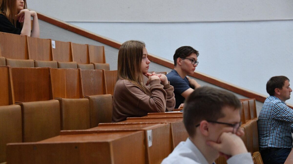 Цифры приема в вузы и ссузы будут озвучены к 1 апреля