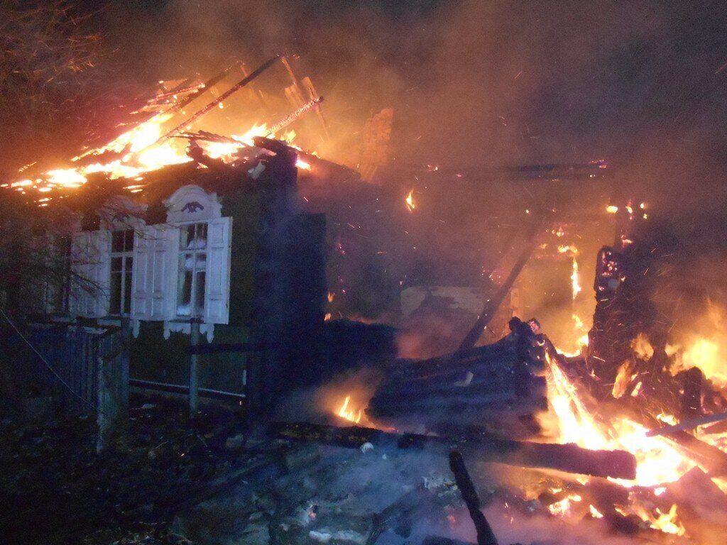В Величково на пожаре погиб человек