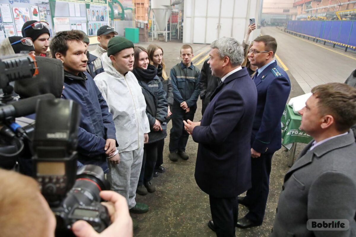 Достойную смену растят на «Бобруйскагромаше»