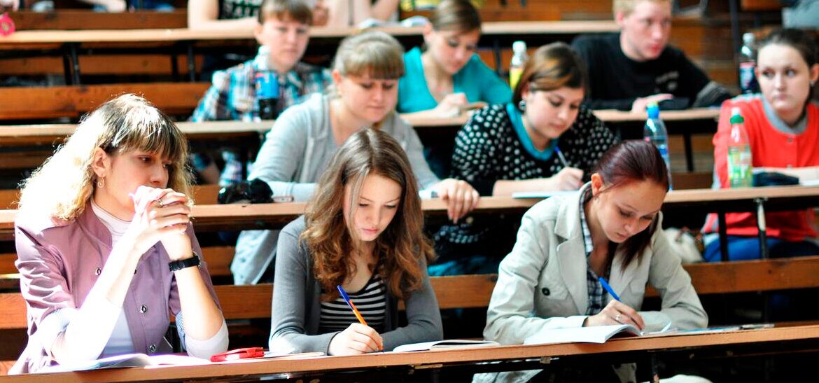 По аттестату и без ЦТ. Как колледжи будут набирать абитуриентов в 2023-м