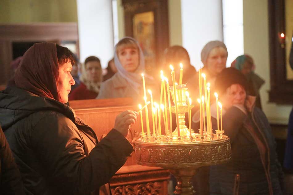 Последование Святых и спасительных Страстей Господа совершено в Никольском кафедральном соборе