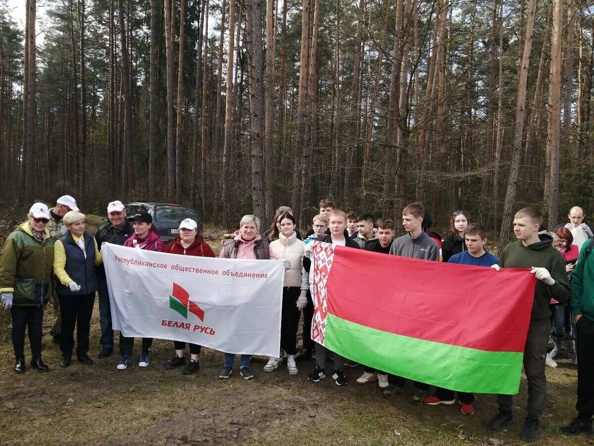 «Белая Русь» с большим энтузиазмом приняли участие в акции «Неделя леса»