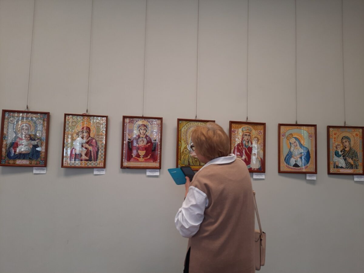 Выставка «Дорога к храму» проходит в Бобруйске