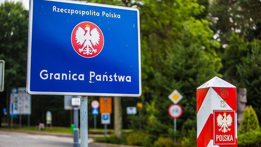 С 1 июня Польша полностью закроет границу для белорусских и российских фур