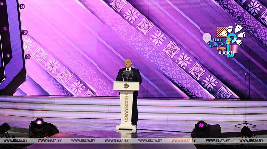 Лукашенко: настоящее искусство фестиваля в Витебске объединяет народы и государства