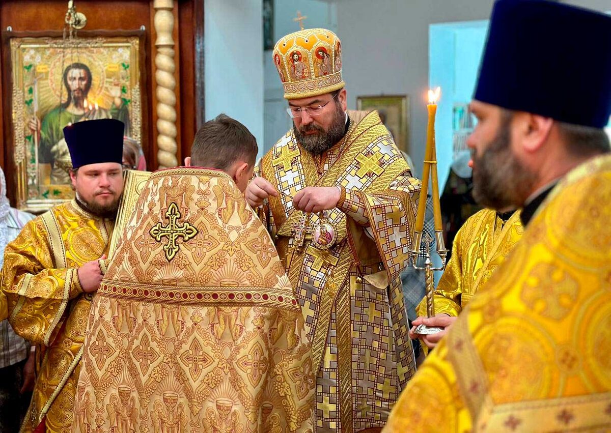 Епископ Серафим совершил Божественную литургию в Сретенском храме Бобруйска