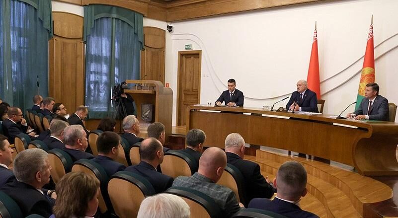 Лукашенко: в этом году необходимо окончательно дошлифовать систему образования в Беларуси