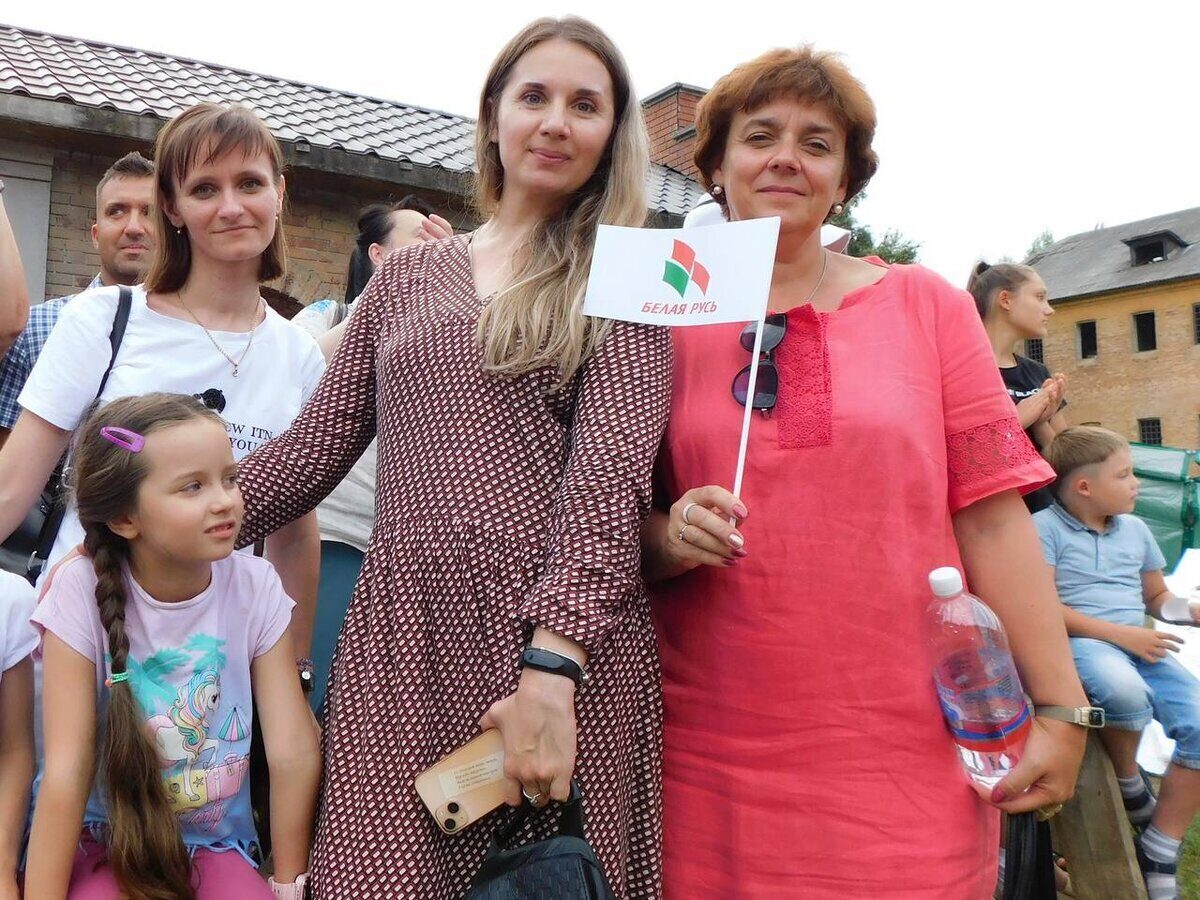 Радость, которая запомнится надолго. Более 70 юных бобруйчан получили подарки к учебному году от «Белой Руси»