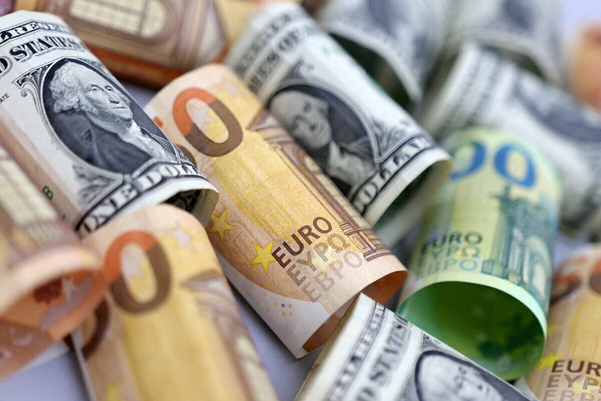 Биржа: 4 августа евро и российский рубль подешевели, доллар и юань подорожали