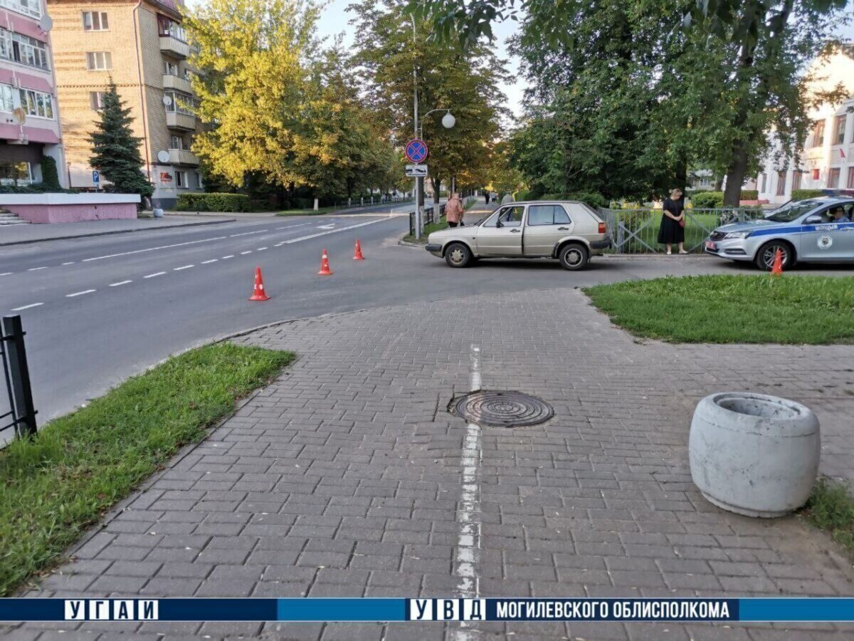 В Бобруйске под колеса автомобиля попал ребенок
