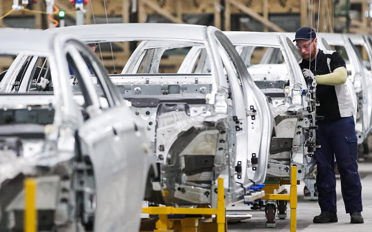 В Беларуси запустят производство легковых авто под брендом Hongqi