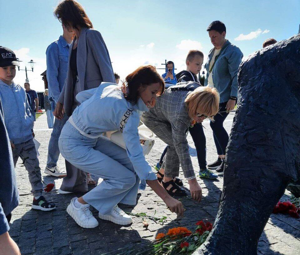 «Белая Русь» организовала экскурсию для членов организации и их детей в Борки