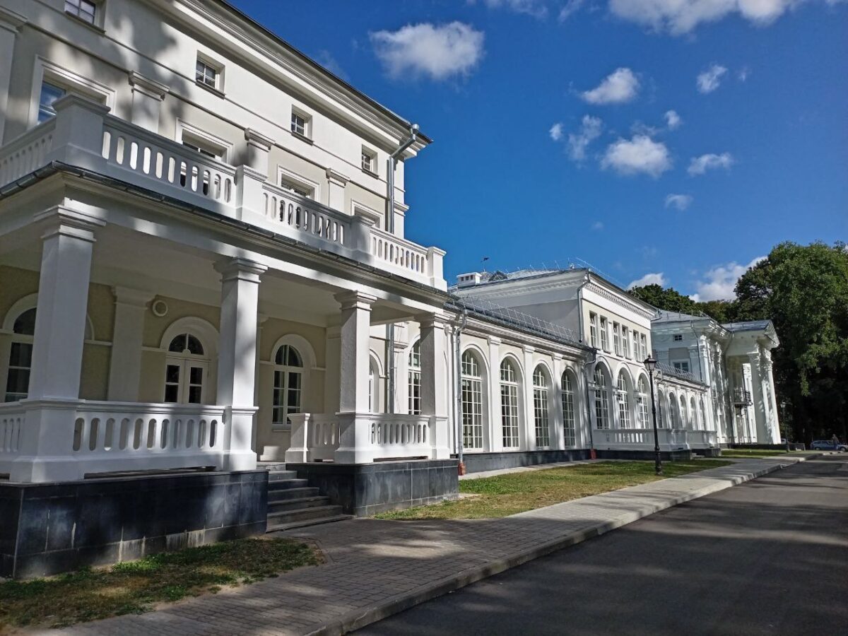 «Версаль» в Жиличах. Это не в Париже, а под Бобруйском