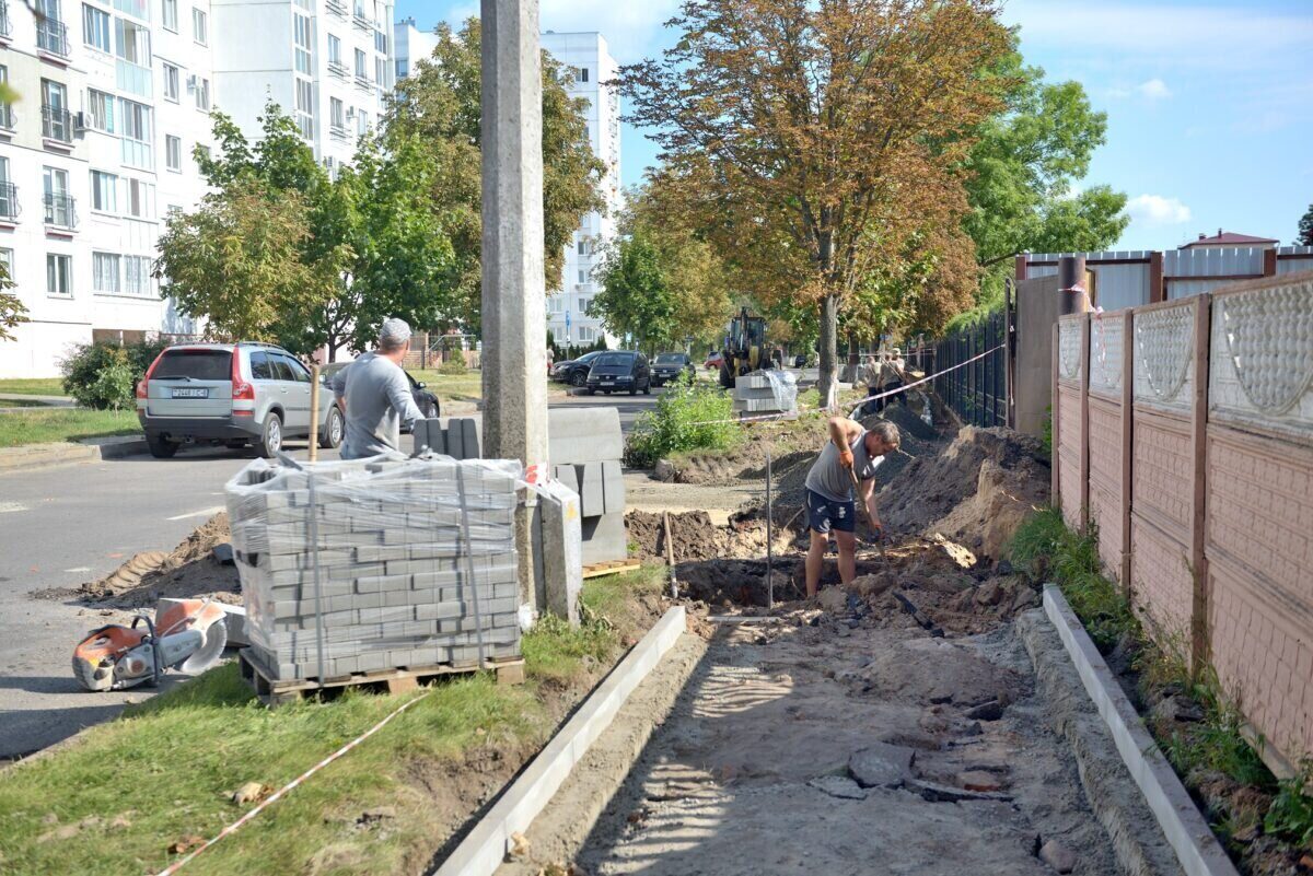 В Бобруйске продолжается ремонт дорог и благоустройство улиц ...