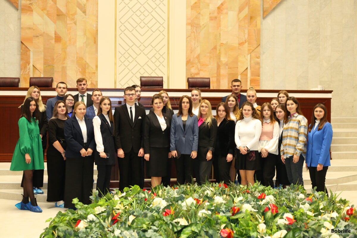 Бобруйские молодые специалисты расширили знания о работе государственных структур и важности парламентской деятельности