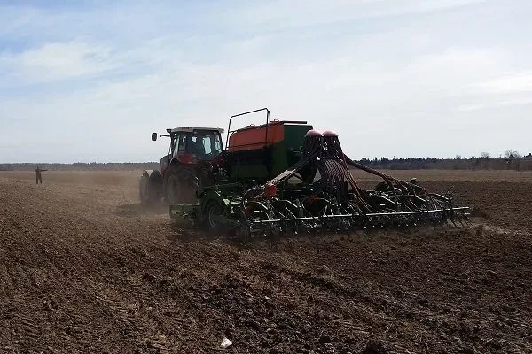 В Беларуси намолочено 9350,2 тыс. тонн зерна, включая рапс