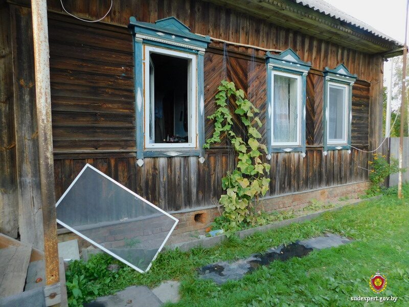 Случайно занесло: проснулся в незнакомой деревне и устроил погром в чужом доме