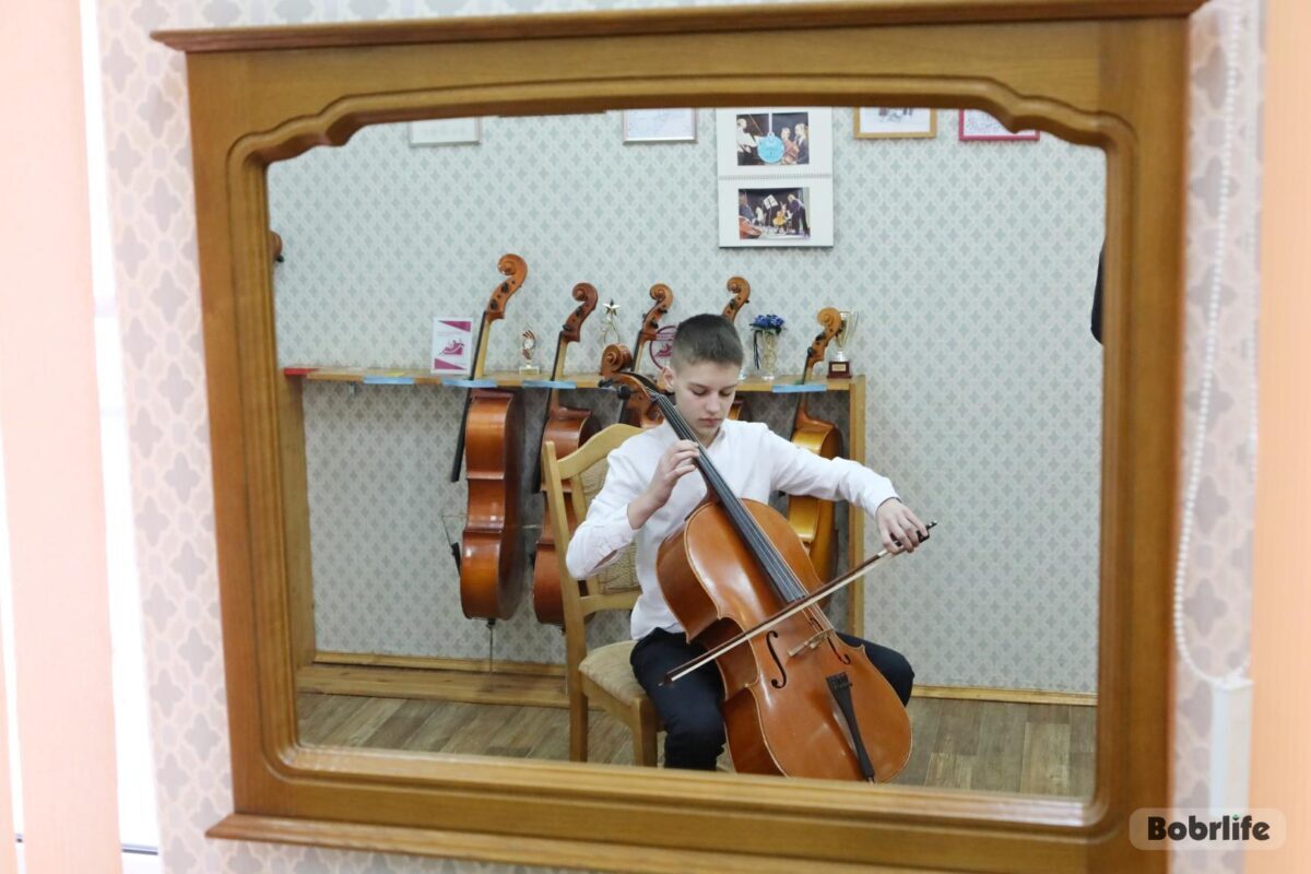 Победа под звуки виолончели. Юный бобруйчанин привез награду с XX международного детского конкурса «Музыка надежды»