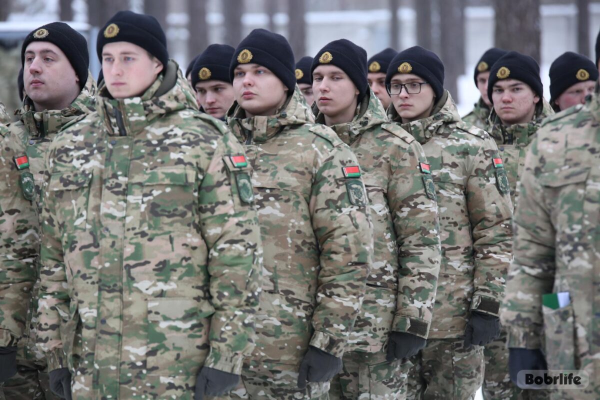 Военнослужащим войсковой части №5527 напомнили о требованиях безопасности при помощи комплексного занятия