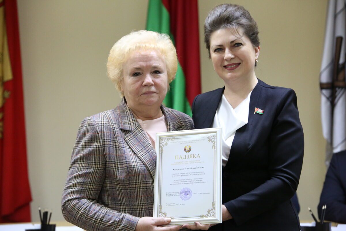 Еще немного праздника. Наталья Коновалова принимает поздравления